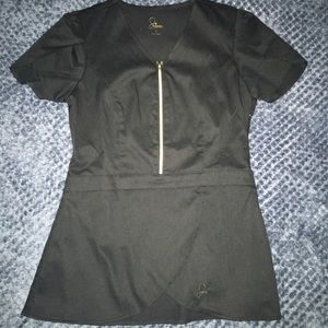 Jaanuu tulip black scrub top